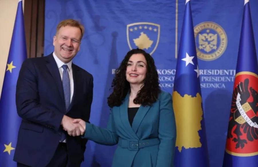 Presidentja e Kosovës Osmani pas takimit me Sorensen: Kosova meriton trajtim të barabartë në dialog