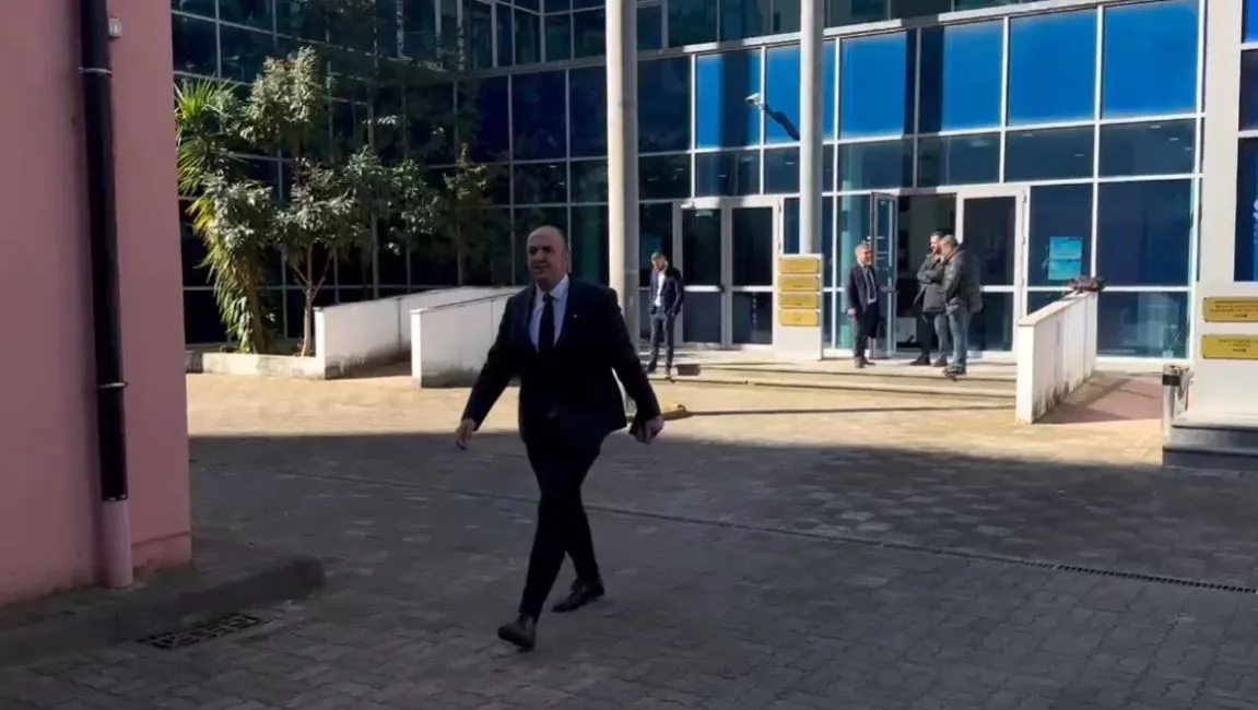Sekretari i Përgjithshëm i Ministrisë së Bujqësisë, Dritan Palnikaj paraqitet në SPAK