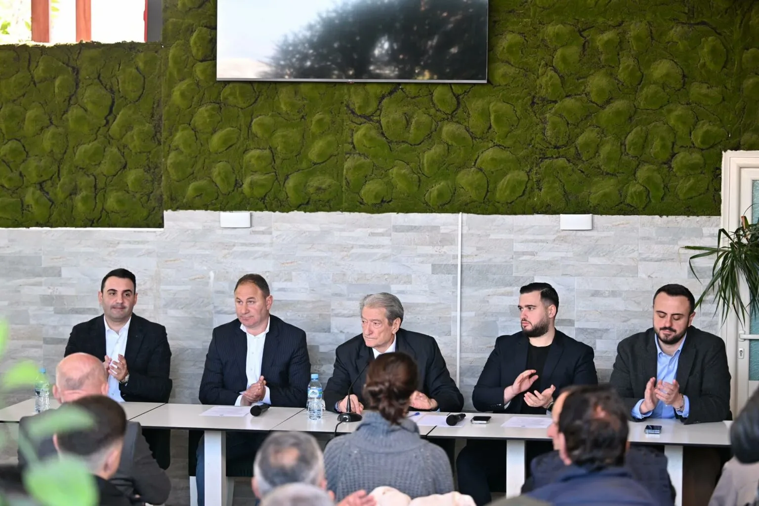 PD takim me banorët e 5 Majit që u prekën nga projekti i Unazës: Premtojmë shpronësim të drejtë , sipas vlerës reale të tregut