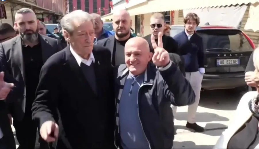 Video/Socialisti i premton votën Berishës: Në 11 maj për Partinë Demokratike, një fitore sa më të thellë