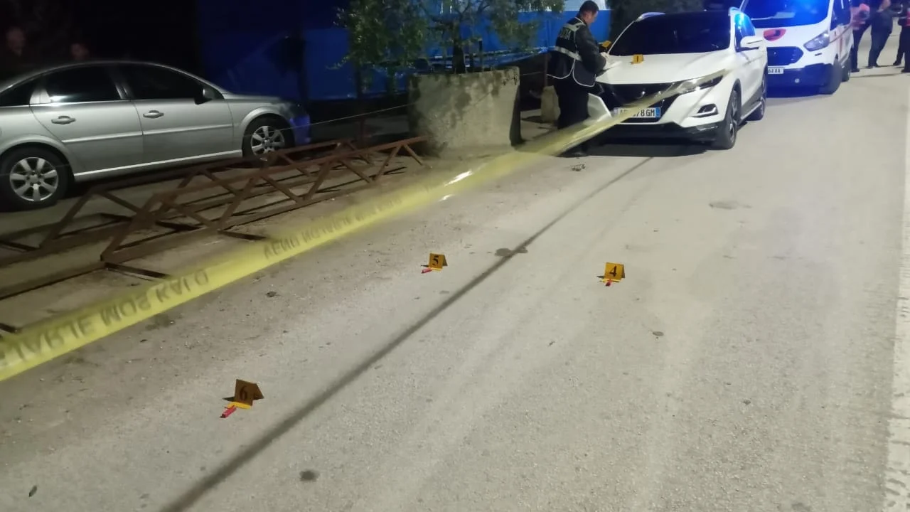 Divjakë, ndalohet nga policia njëri prej vëllezërve, në kërkim tjetri dhe bashkëpunëtori i tij
