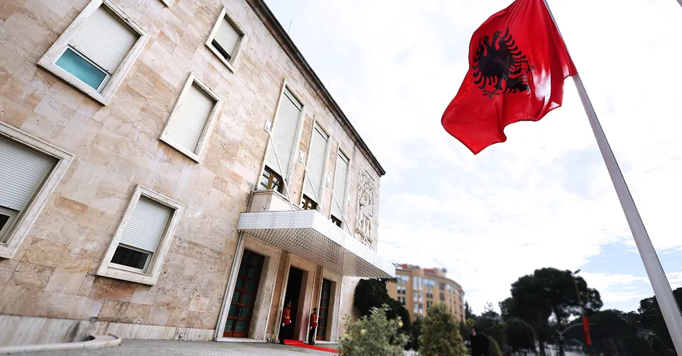 VKM/ Qeveria lë pushim administratën më 14  dhe  15 maj
