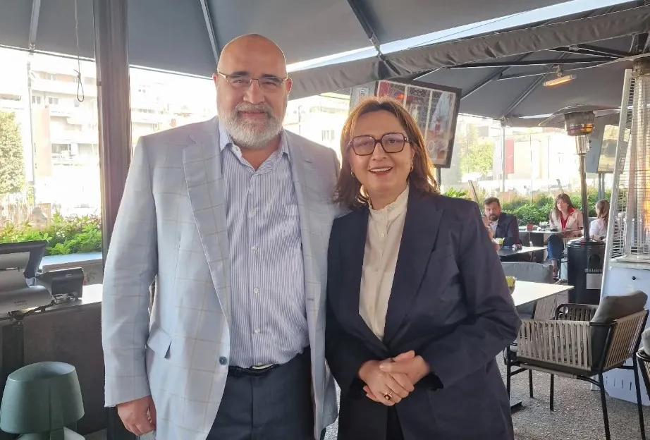 Foto/ Deputetja e PD në  krah  të Chris LaCivita: I bindur që do të fitojmë!