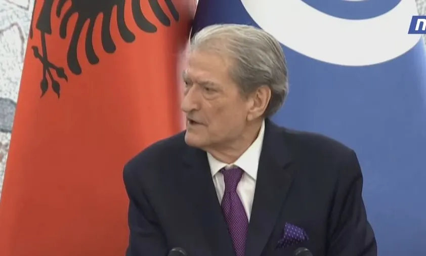 Berisha  akuza  Ramës dhe  ministrave : Po vrasin konkurrencën në turizëm!