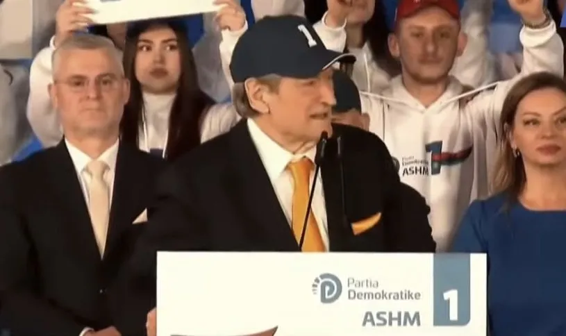 Berisha tregon  vjedhjet e   Ballukut: Është e çmendur për vjedhje! 13 km të Unazës i ndau në 14 kontrata