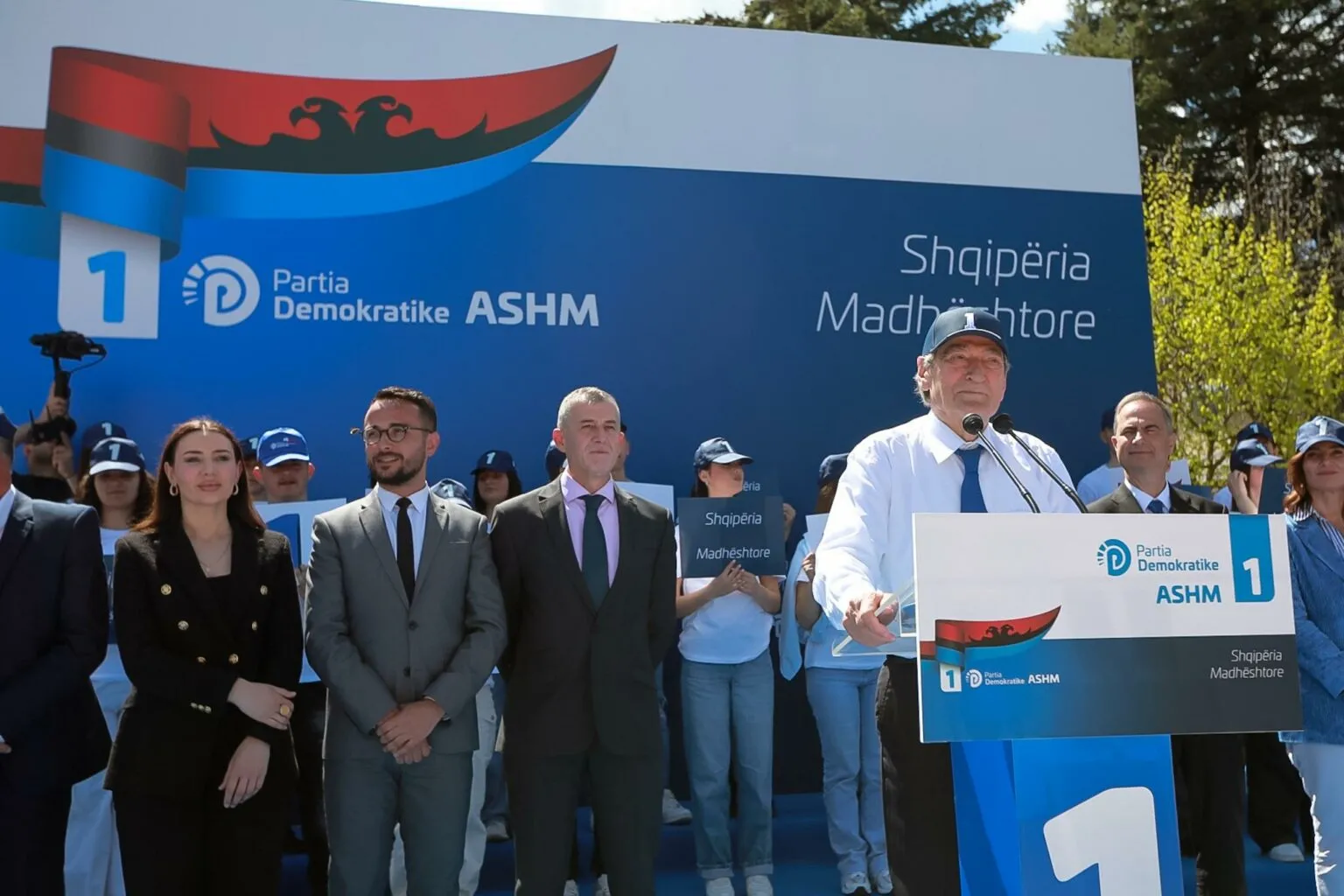 Berisha nga Puka, nis takimin me 1 minutë heshtje për shuarjen e Papa Franceskut: Humbëm një kolos të mendimit dhe besimit