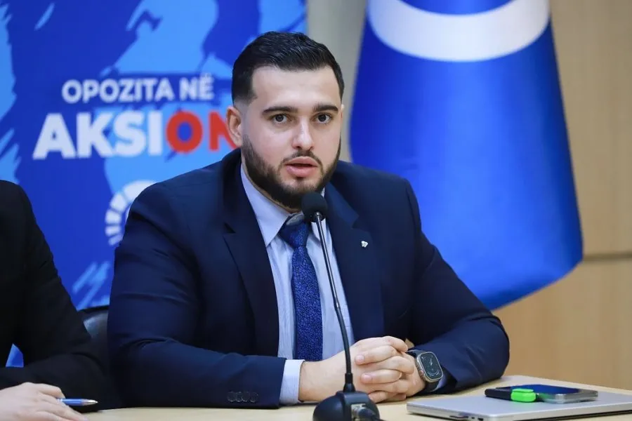 Pano: TikTok nuk është rreziku, por një kryeministër që u udhëzon fëmijëve kërkime të papërshtatshme