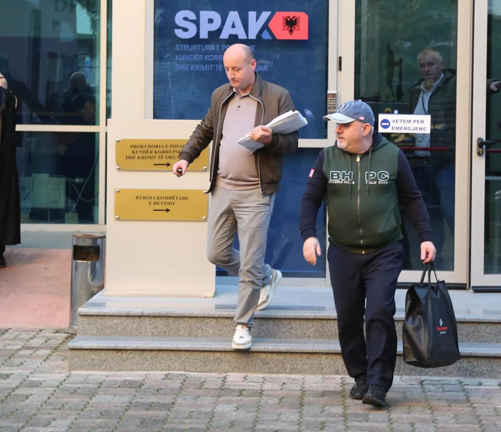 Nuk fitoi vetem Eltoni por fitoi  gazetaria kundër arrogancës së prokurorisë