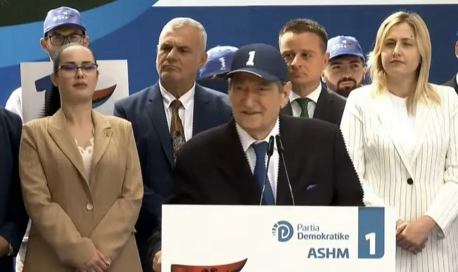 Berisha: Edi Rama ngjason me atë hajdutin që vjen dhe të bën për të qeshur, ndërkohë që të ka futur dorën dhe të ka marrë kuletën