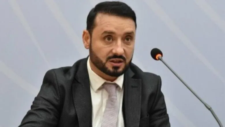 Gjykata e Tiranës heq pezullimin ndaj kreut të AMP-së, Florian Sulejmani