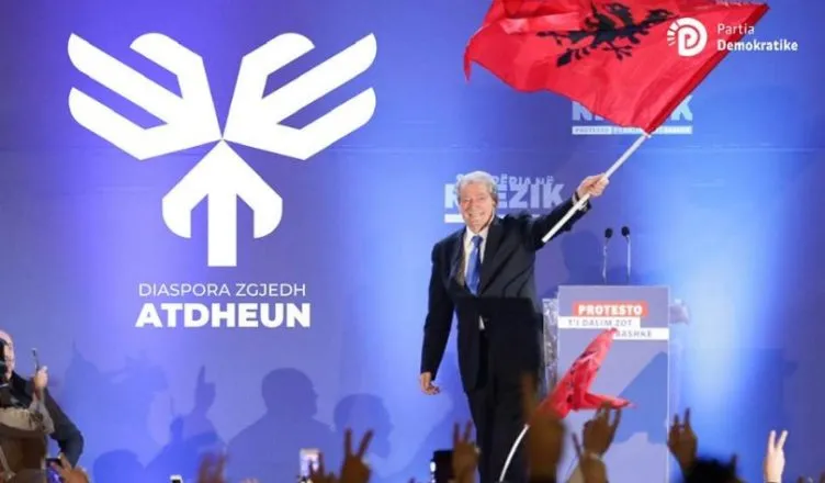 Berisha vijon fushatën me diasporën, sot takim me shqiptarët në Selanik