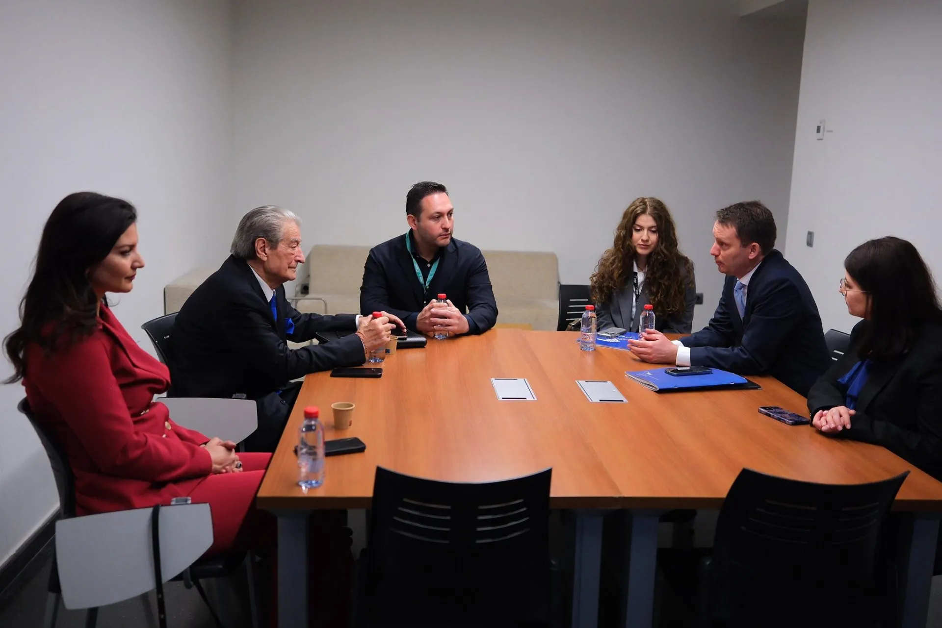 Berisha takim me zv.presidentin e PPE nga Spanja: Diskutuam për rëndësinë e zgjedhjeve të ardhshme në Shqipëri!