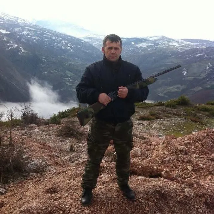 Kukës një ditë para zgjedhjeve, dy persona në kërkim për blerje votash!