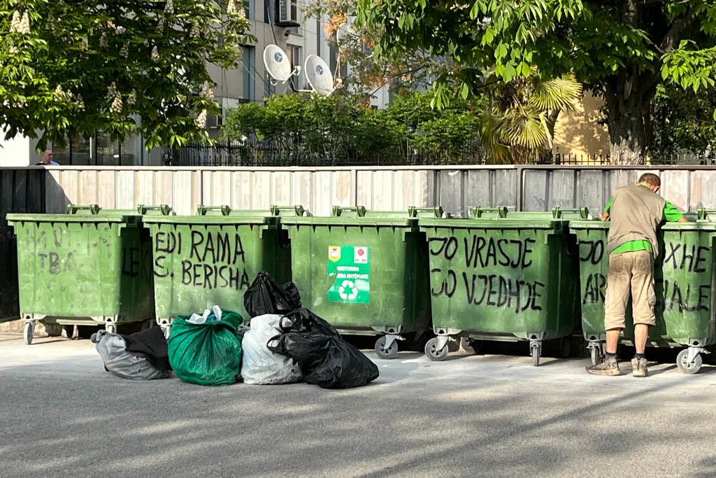 Ky e voton Partinë edhe nëse ajo ia heq pensionin fare