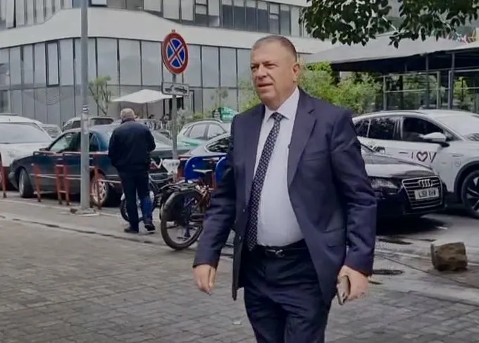 Gjunkshi çon në SPAK kryebashkiakun e Dibrës, Rahim Spahiu dhe drejtorin e Shërbimeve,Bedri Kamberi