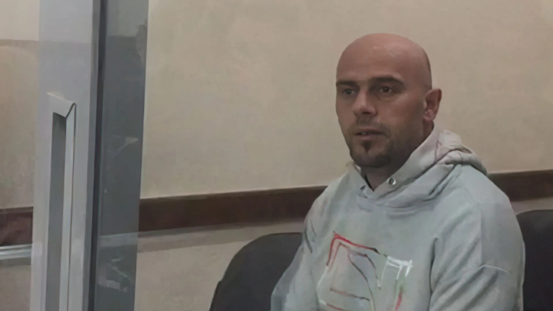 Prokuroria e Tiranës kërkon burg përjetë për Dan Hutrën, killerin serial të grave