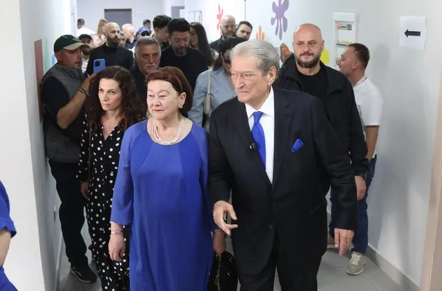 Berisha thirrje qytetarëve: Votoni për shqiptarët, fëmijët dhe pensionet!