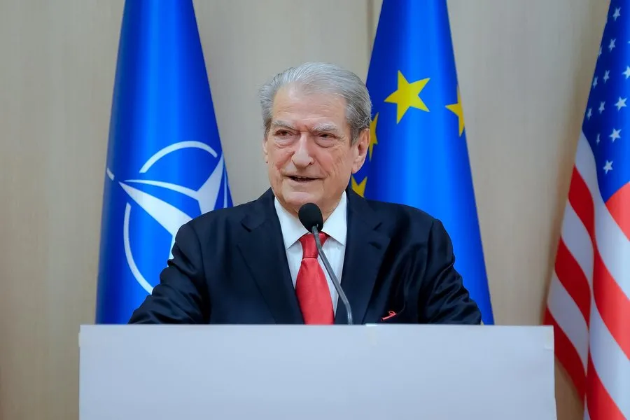 Berisha nis kontestimet, akuza për presione dhe tjetërsime votash; porosi komisionerëve
