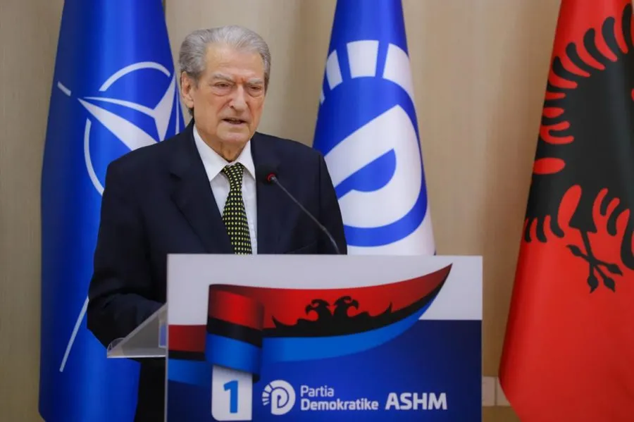 Kandidatët e bandave,Berisha: U hodhën 200 mln euro për të blerë zgjedhjet