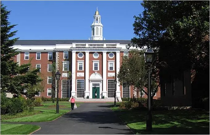 Harvard nuk mund të regjistrojë më studentë ndërkombëtarë!