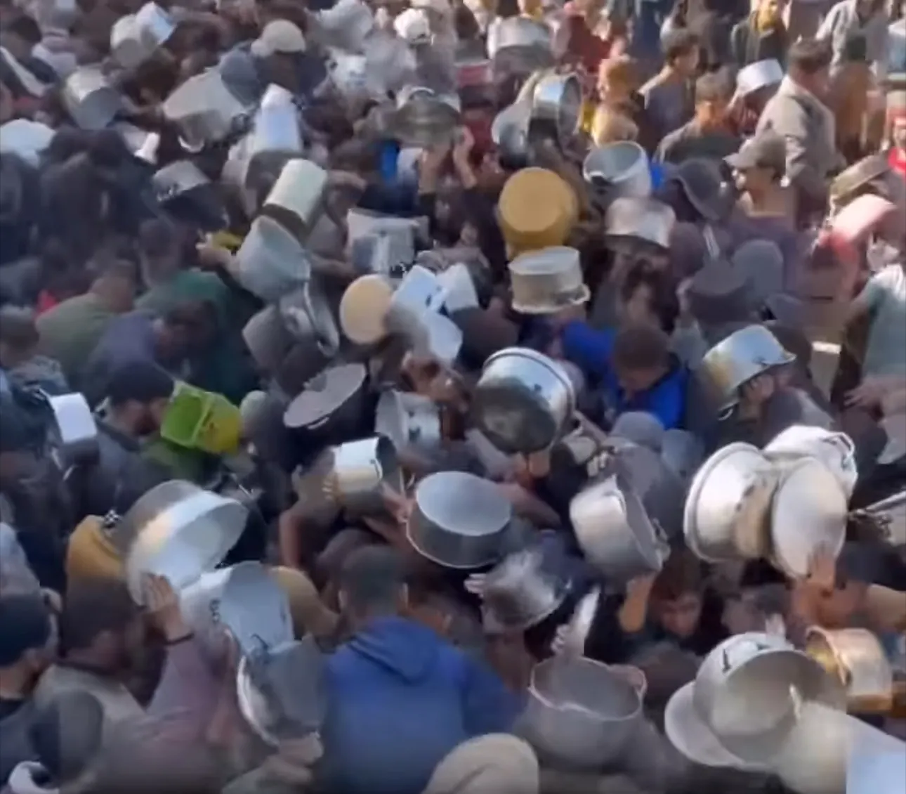Gaza/OBSH kërkon të lejohet hyrja e kamionëve me ndihma mjekësore