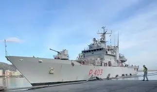 Mbërrin në Shqipëri anija me 27 emigrantët, do të dërgohen në kampin e Gjadrit