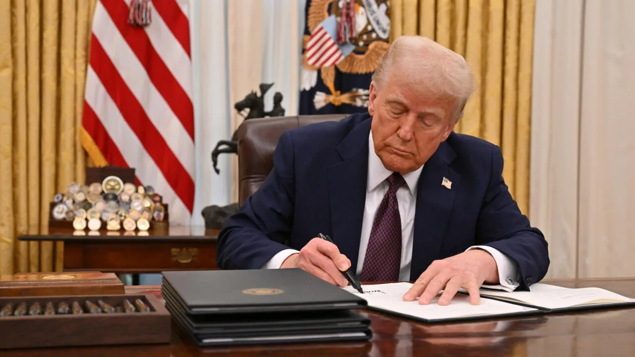 Trump: SHBA do të dyfishojë tarifat për importet e çelikut dhe aluminit në 50%