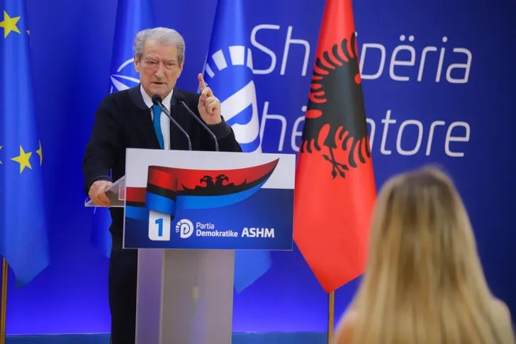 Berisha flet për bashkimin e votave  mes PD dhe PS në KAS