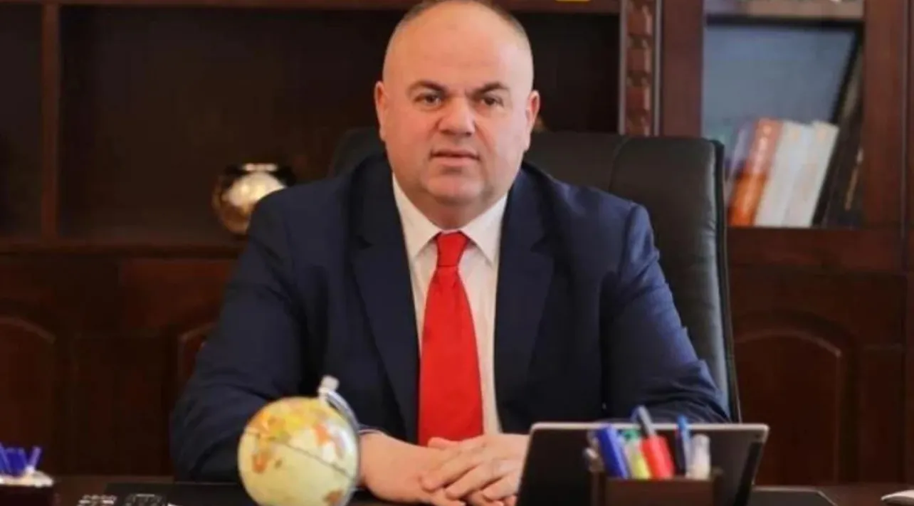 Lirohet nga qelia  Safet Gjici