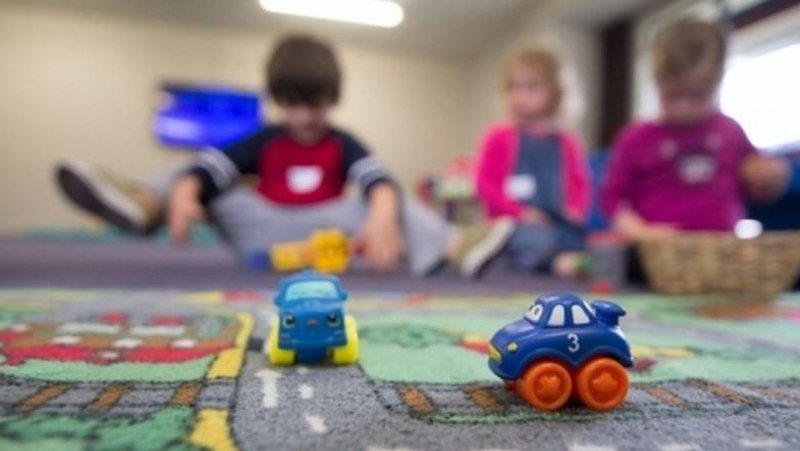 Helmohen fëmijët në një kopësht të Gramshit, dyshohet se konsumuan ushqim me salmonelë