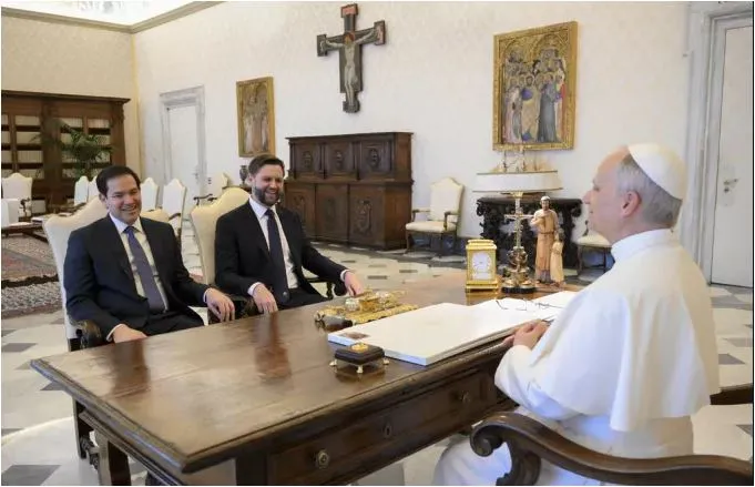 Zv/presidenti amerikan J.D. Vance takohet me Papa Leoni XIV në Vatikan