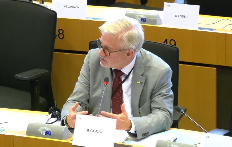 Eurodeputeti gjerman : Krimi  pengon rrotacionin  politik në Tiranë