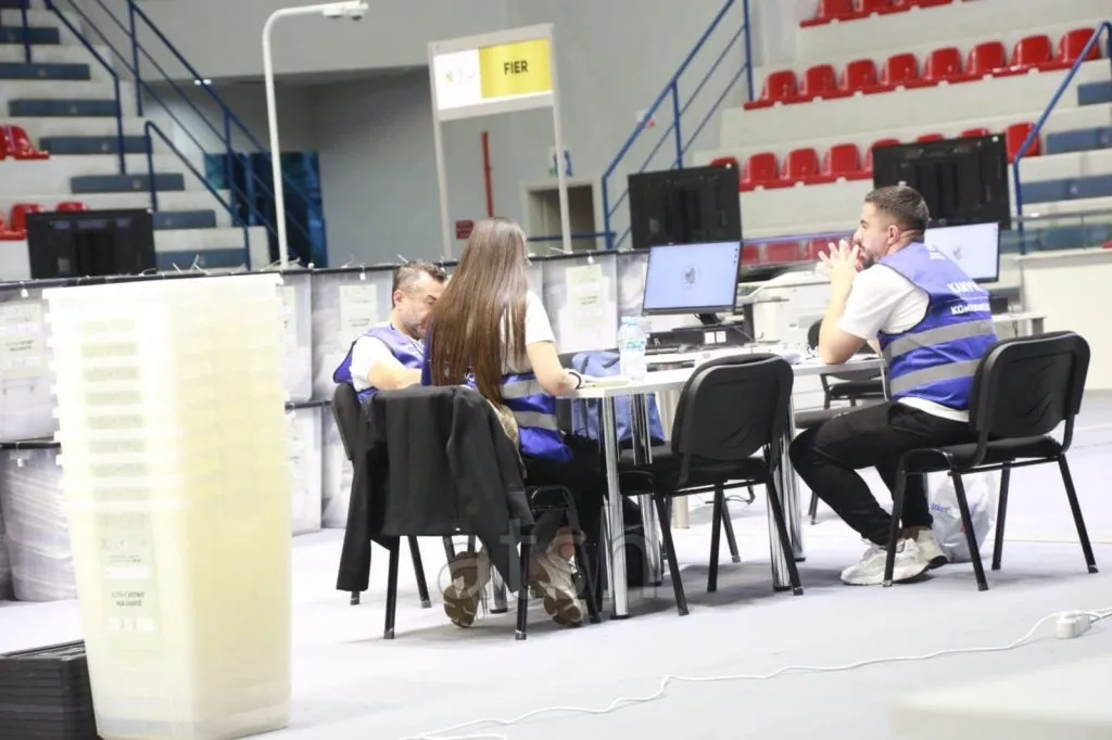 KAS: Do të rinumërohen  të gjitha kutitë e Qarkut Fier