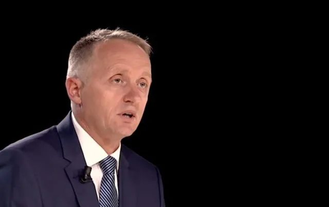 Në përvjetorin e 84, PS-ja gjithnjë më e madhe, Shqipëria gjithnjë më e vogël