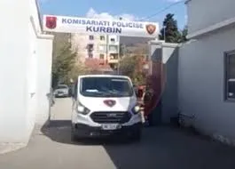 Kurbin/ Kapet 23-vjeçarja e dyshuar për vjedhje me dhunë