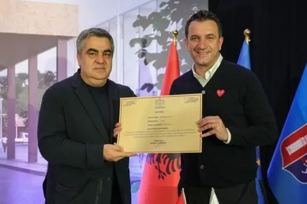 Veliaj zbulon  kush është Nesti Angoni, aludon për Gonxhen