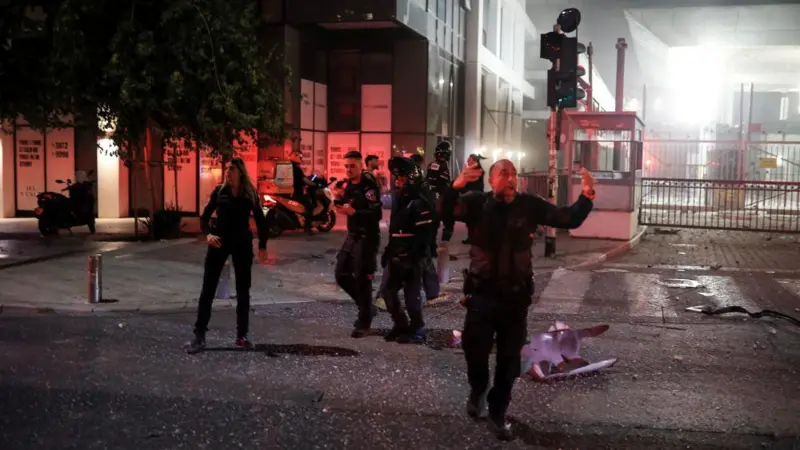 Tel Aviv,Raketat e Iranit plagosin dhjetëra persona