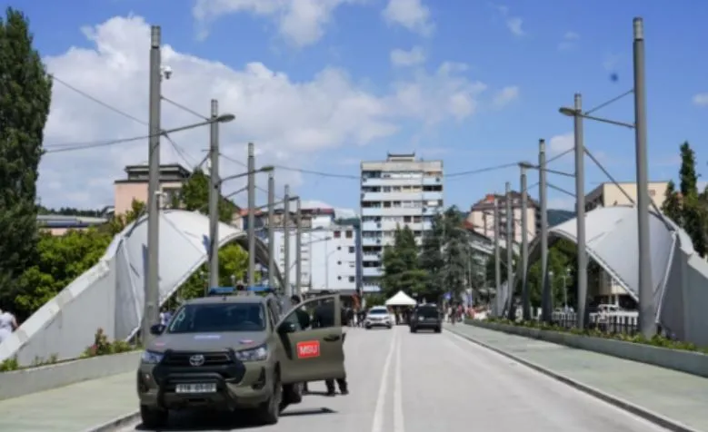 Kurti lajmëroi ndërtimin e 2 urave mbi Ibër, KFOR siguron praninë ushtarake