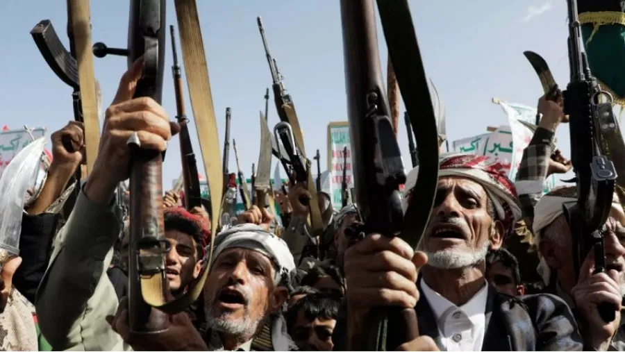 Rebelët Houthi: Do nisim goditjet ndaj anijeve amerikane