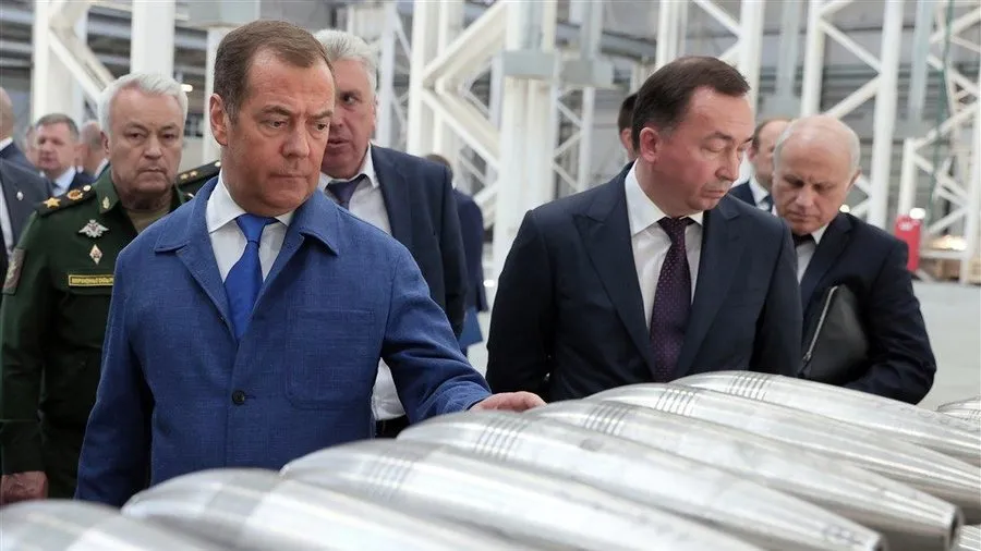 Medvedev alarmon Botën:Irani gati për luftë nukleare