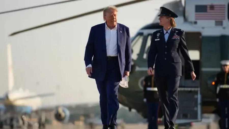 Trump del në skenën e samitit të NATO-s si triumfues me ton më miqësor
