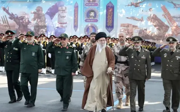 Analiza/ Udhëheqja e Iranit drejton nga bunkeri