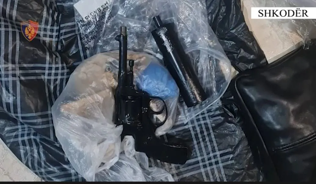 Arrestohet 42-vjeçari me arsenal armësh në Kryebushat