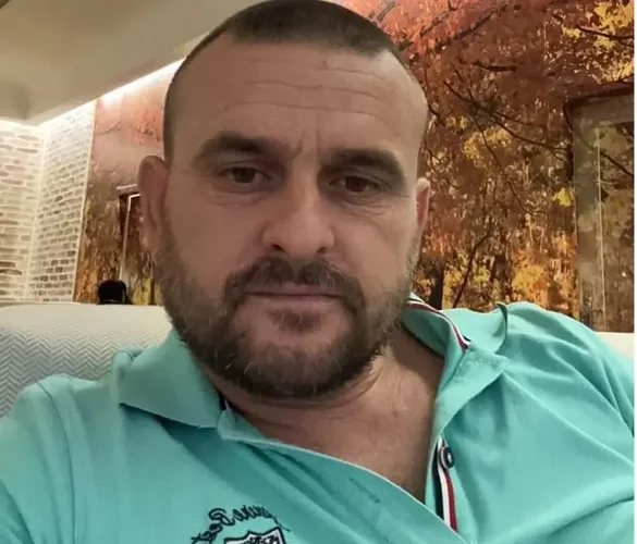 Babai monstër që akuzohet se abuzonte seksualisht me vajzën e mitur prej 7 vitesh