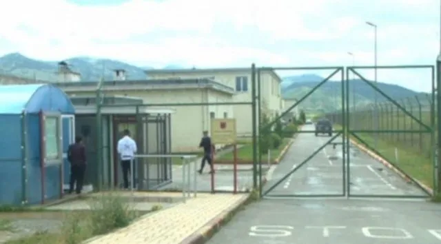 Shkarkohet  nga detyra drejtori i Burgut të Drenovës