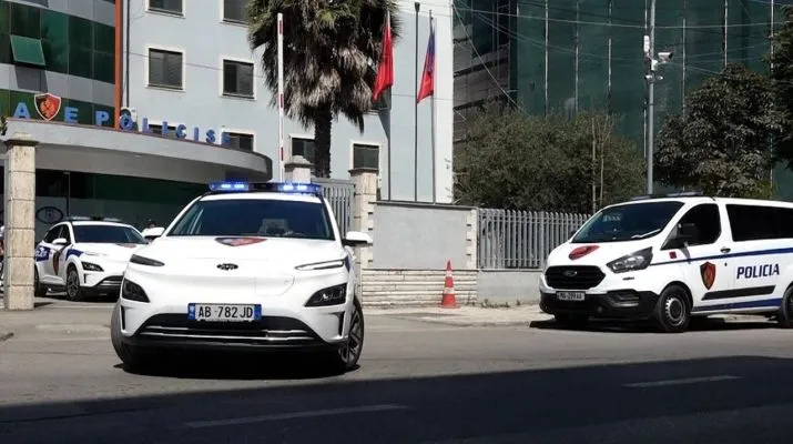 I riu kapet me drogë, armë, municion dhe dokumente të falsifikuara