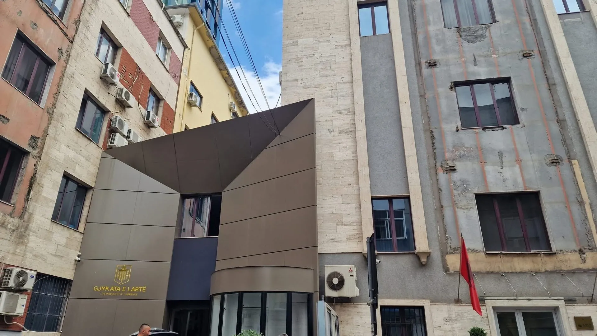 Gjykata e Lartë lë në qeli Erion Veliajn