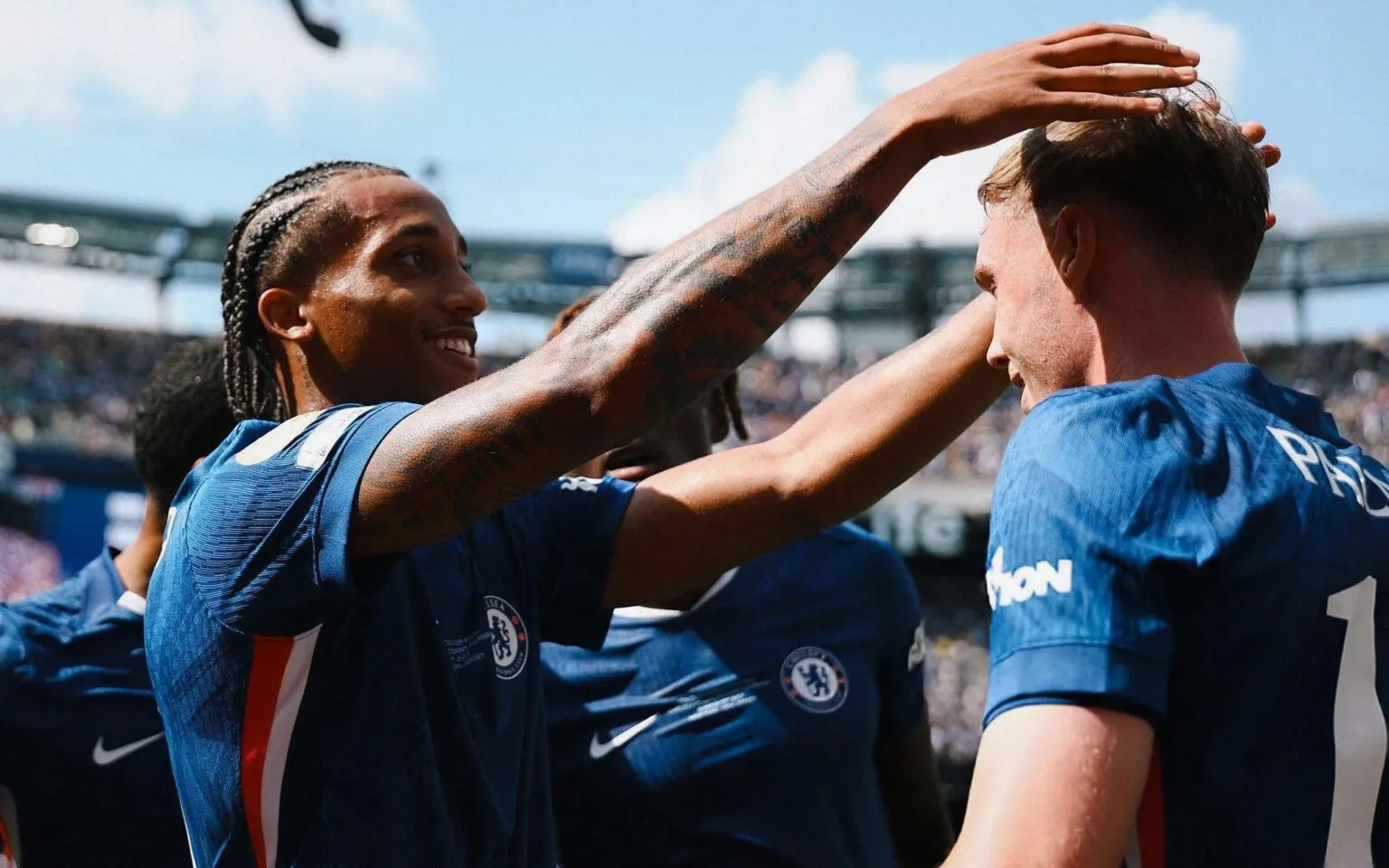 Chelsea i jep leksion futbolli PSG-së në finale