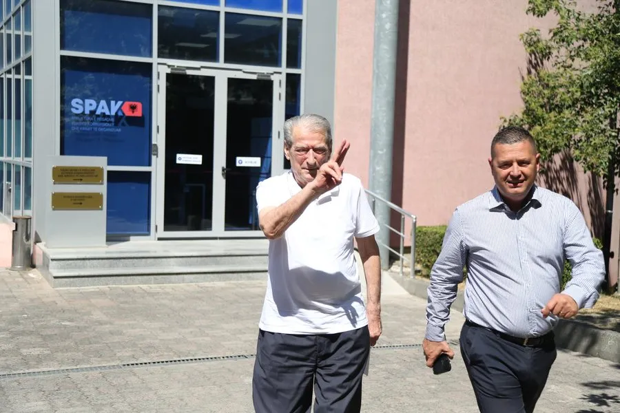 Berisha akuza Dumanit: I ke rrëmbyr kompiterin një gjyqtareje.