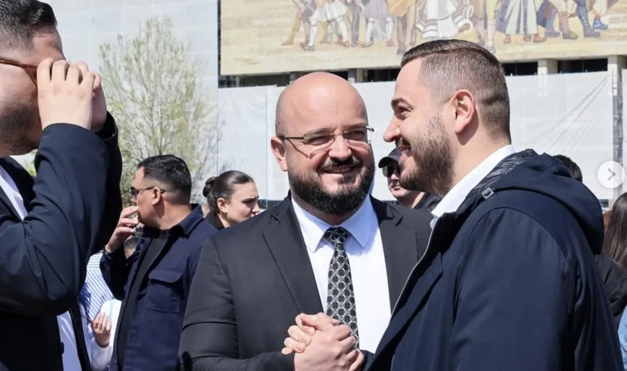 Prokuroria ‘fal’ vëllain e deputetit të PS që u kap me municion lufte